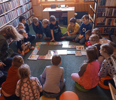 Prvňáci v knihovně