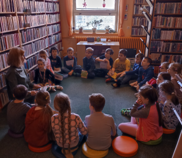 Prvňáci v knihovně