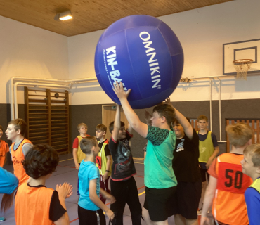 Kin Ball v hodinách TV