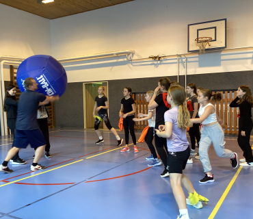 Kin Ball v hodinách TV