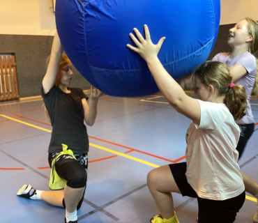 Kin Ball v hodinách TV