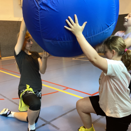 Kin Ball v hodinách TV