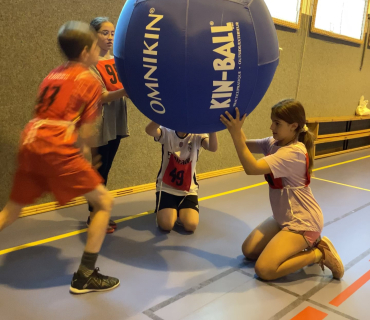 Kin Ball v hodinách TV