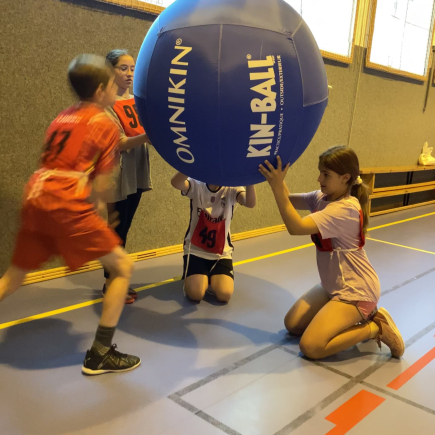 Kin Ball v hodinách TV