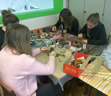 Vánoční vyrábění 5. - 9. tříd