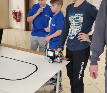 Velký úspěch našich týmů na soutěži Robodo