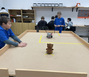 Velký úspěch našich týmů na soutěži Robodo