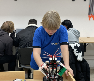 Velký úspěch našich týmů na soutěži Robodo