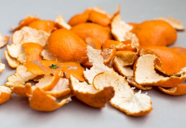 Sběr citrusové kůry a léčivých bylin